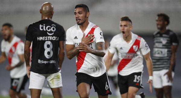 River Plate se aseguró la continuidad de Héctor David Martínez