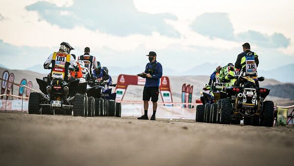 Manuel Andújar se impone en quads en inicio del Dakar