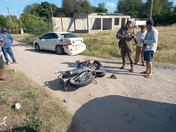 Joven choca contra automóvil y muere en Vallemi