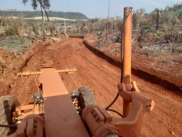 Gobierno trabaja en la rehabilitación de 157 km de caminos rurales en Caazapá - .::Agencia IP::.