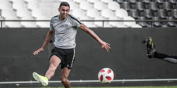 Crónica / Daniel Bocanegra seguirá en Libertad