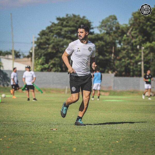 Aprestos en la Villa Olimpia - Fútbol - ABC Color