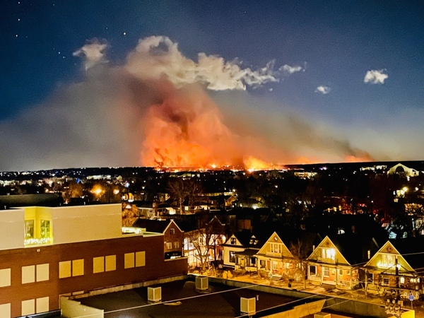 Casi 1.000 viviendas resultan consumidas por los incendios forestales en Colorado - Megacadena — Últimas Noticias de Paraguay