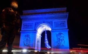 Diario HOY | Francia retira bandera de la EU del Arco del Triunfo tras críticas de la derecha