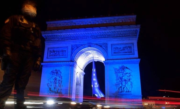 Diario HOY | Francia retira bandera de la EU del Arco del Triunfo tras críticas de la derecha