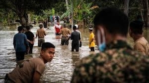 Diario HOY | Miles de habitantes huyen de las graves inundaciones en Malaisia