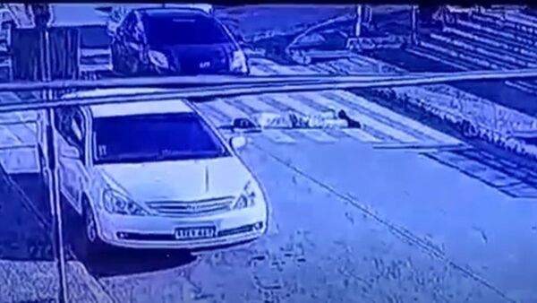 Se desmayó, le arrolló un auto y no le pasó nada: "No era mi día"