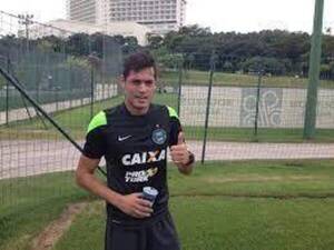 Crónica / Lucho Cáceres es de Ameliano