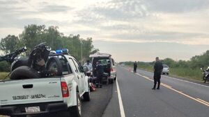 Automovilista atropella a motociclistas y se da a la fuga