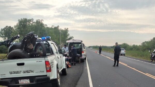 Automovilista atropella a motociclistas y se da a la fuga