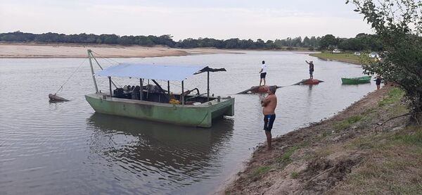 Buscan a dos jóvenes que se habrían ahogado en el río Tebicuary - Nacionales - ABC Color