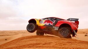 Sebastién Loeb gana la etapa en coches a Al-Attiyah