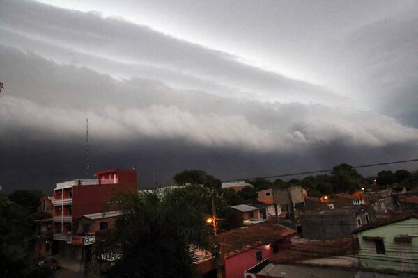 Crónica / Granizos, rayos y centellas, se viene el tiempo vai con todo