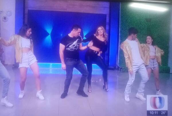 Crónica / (VÍDEO) Dallys Ferreira y Pedro Guggiari la "rompen" con su perreo