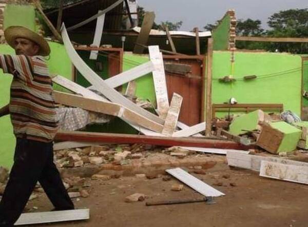 Crónica / "Tornado" de terror destrozó 8 casas en San Pedro ndaje