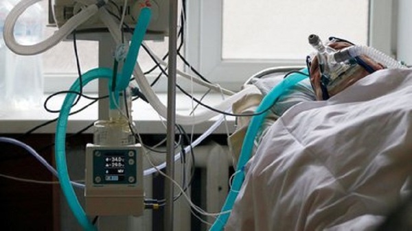 Ómicron: médicos franceses debaten si hay que admitir en terapia intensiva a los no vacunados