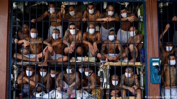Supremo salvadoreño tiene nueve meses para entregar a EE.UU. a líder de MS13