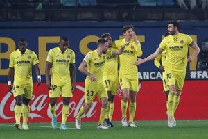 El Villarreal no dio opción a un frágil Levante - Fútbol Internacional - ABC Color
