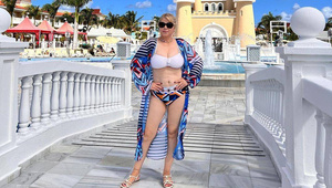 Crónica / La mamá de Nadia Ferreira, sexy en traje de baño