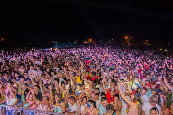 Crónica / Farras multitudinarias: casi nadie se cuida y el virus está que “baila”