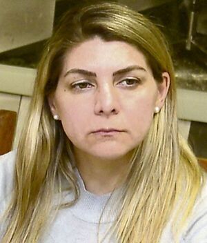 Juez ordena que mujer imputada por espiar a su marido evite posteos en redes sociales - Nacionales - ABC Color