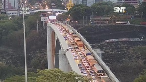 Ciudad del Este: Larga fila de camiones para ingresar a Brasil - SNT