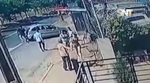 Atacada por su pareja en una parada de bus - SNT