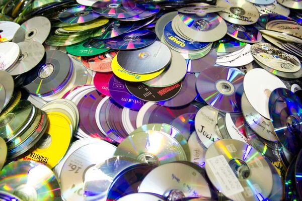 Cómo eliminar discos CD y DVD de forma sostenible - Tecnología - ABC Color