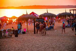 Unos 20.000 turistas coparon las playas de Carmen  del Paraná