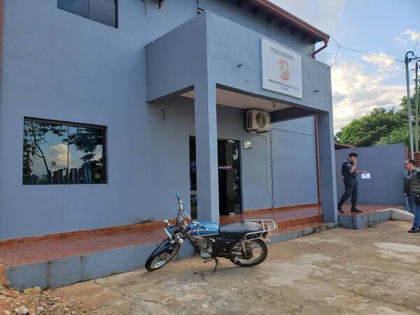 MIENTRAS DORMÍA LA SIESTA ENTRARON DOS LADRONES Y SE LLEVARON LA TELE - Itapúa Noticias