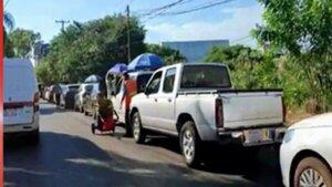 Kilométrica fila de paraguayos que buscan retornar a Argentina | Noticias Paraguay