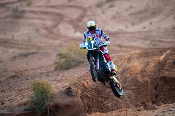 Joaquim Rodrigues da la sorpresa en la etapa 3 en motos