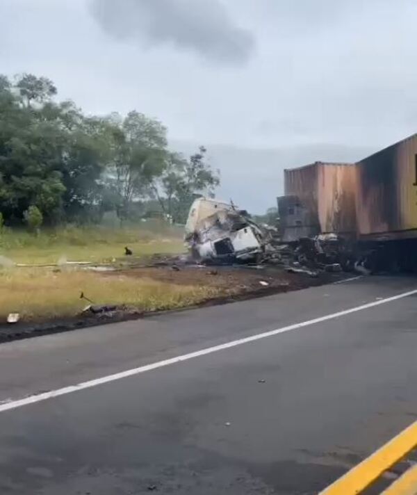 Accidente en Brasil: Hombre que socorrió a camioneros relata lo sucedido - La Clave
