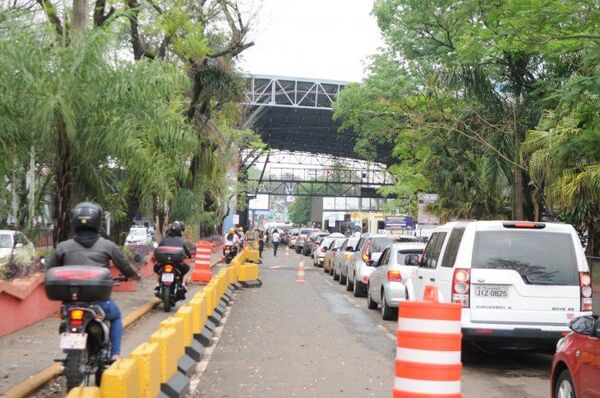 Migraciones de Alto Paraná informó que por día viajan al Brasil más de 2.500 paraguayos
