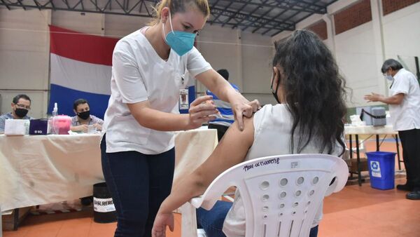 Covid-19: Más de 500.000 personas recibieron la tercera dosis