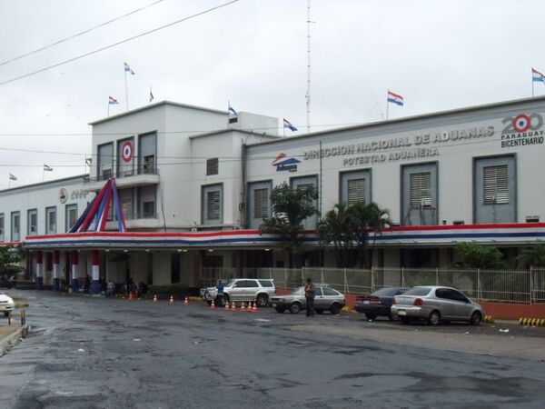 Aduanas cerró el 2021 con su mejor recaudación anual con US$ 1.728 millones