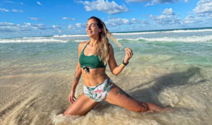 Diario HOY | Gia Alfieri disfruta del fruto de sus esfuerzos, a orillas del mar