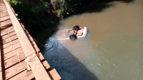 Dos hombres mueren al caer al río de un puente en construcción - Nacionales - ABC Color