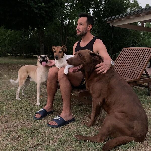 Luciano Pereyra disfruta los primeros días del 2022 junto a sus perros - Gente - ABC Color