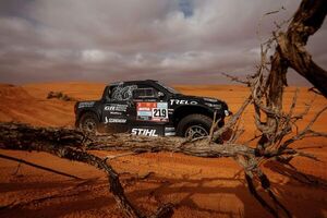 El espectacular vuelco de Benediktas Vanagas en el Dakar - Automovilismo - ABC Color