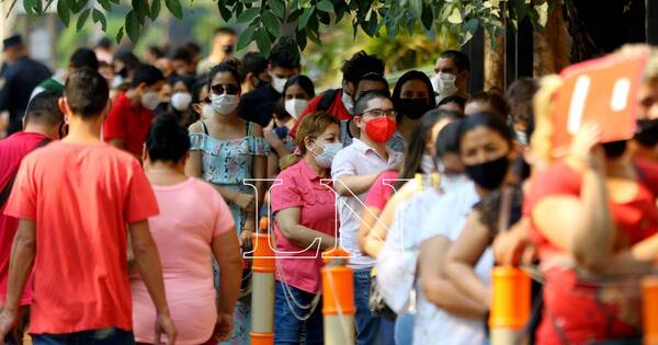 La Nación / “Veo el mismo enemigo y las mismas improvisaciones”, dice infectóloga sobre escalada del COVID