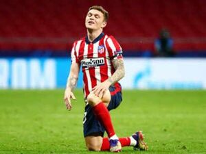 Trippier, revisión médica, llega a Newcastle para ser compañero de Almirón - Fútbol Internacional - ABC Color