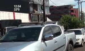 Posadas- Encarnación: Caos total en el cruce fronterizo - SNT