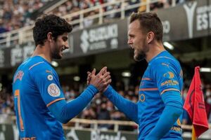 El Valencia de Omar Alderete avanza a octavos