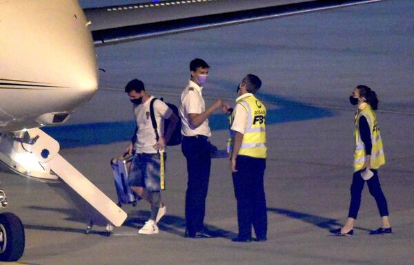Messi da negativo al covid-19 y regresa a París - Fútbol - ABC Color