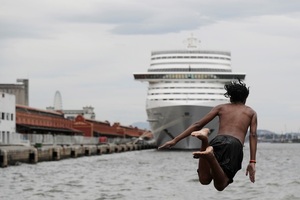 Un crucero atraca en Río de Janeiro con 33 positivos tras suspender la temporada - MarketData