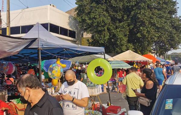 Reyes Magos: comerciantes exhiben variedad de juguetes sobre Eusebio Ayala
