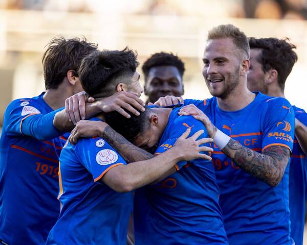 Crónica / El Valencia de Omar Alderete pasa de ronda en la Copa del Rey