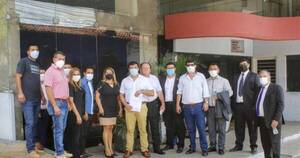La Nación / Presentan denuncia contra ex intendente de San Antonio