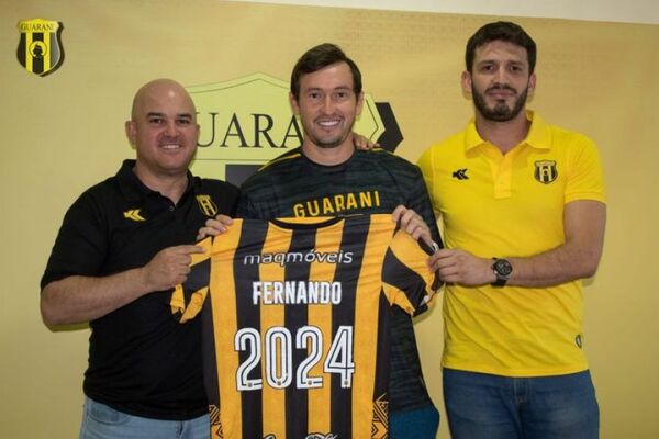 Fernando Fernández renueva con Guaraní hasta 2024